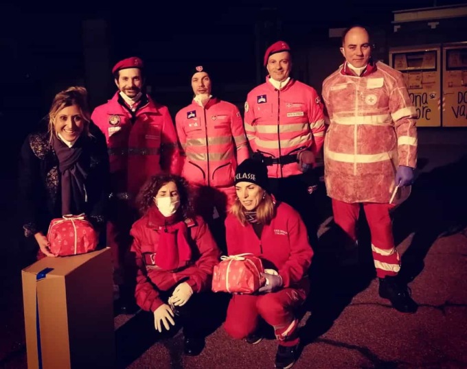 Donati alle associazioni decine di panettoni firmati Ac Monza