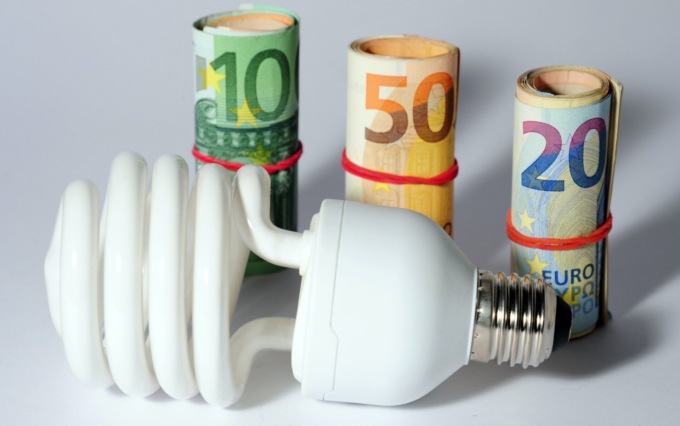 Cittadini alle prese con i rialzi in bolletta. Acel Energie lancia le “pillole” per risparmiare