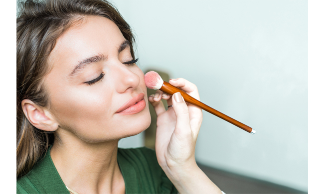 Trucco durante il periodo freddo: abbellisce e protegge