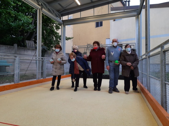 Inaugurato il nuovo campo di bocce al Centro anziani