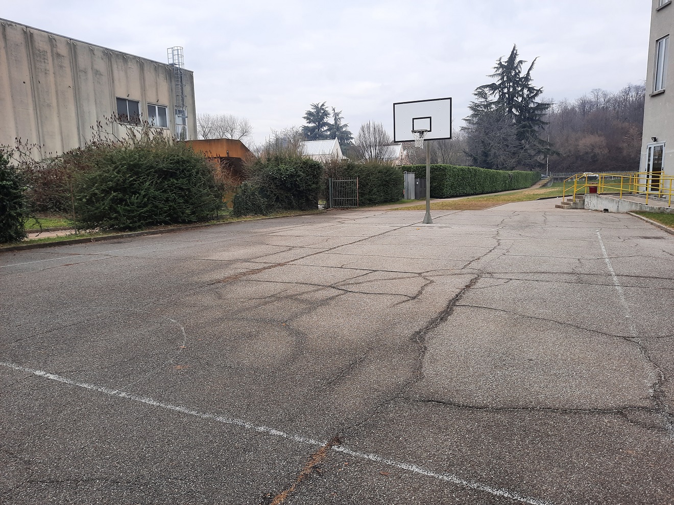 campo esterno scuola Luini Usmate Velate