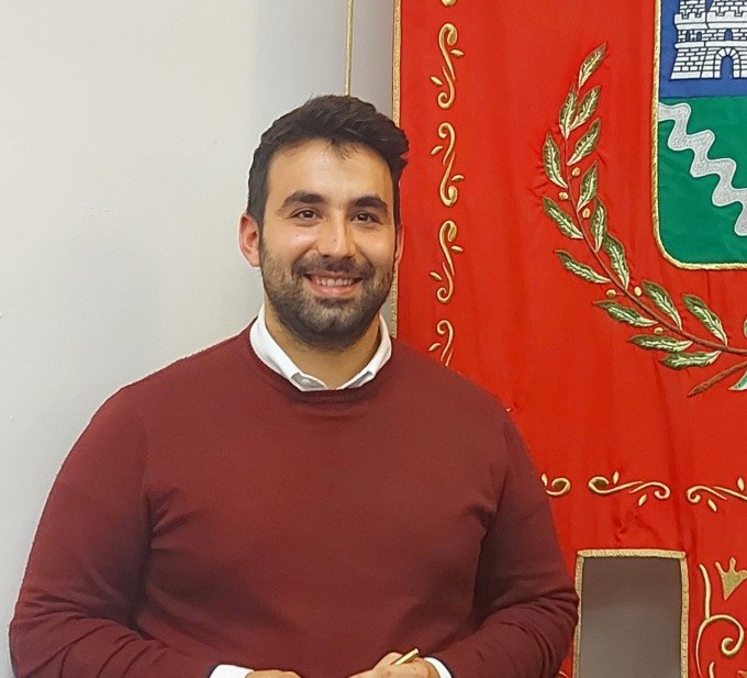 Seveso, tessere residenti per parcheggi non più valide: Aceti non ci sta