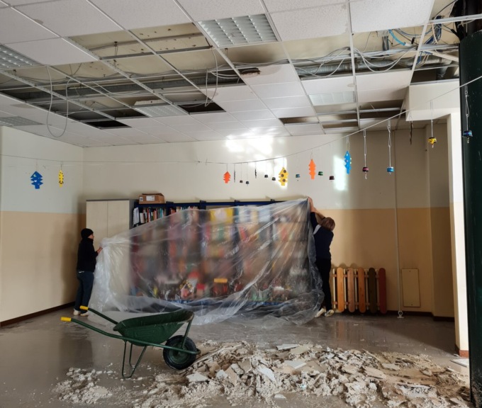 Cede un pezzo di controsoffitto: l’asilo parrocchiale resta chiuso