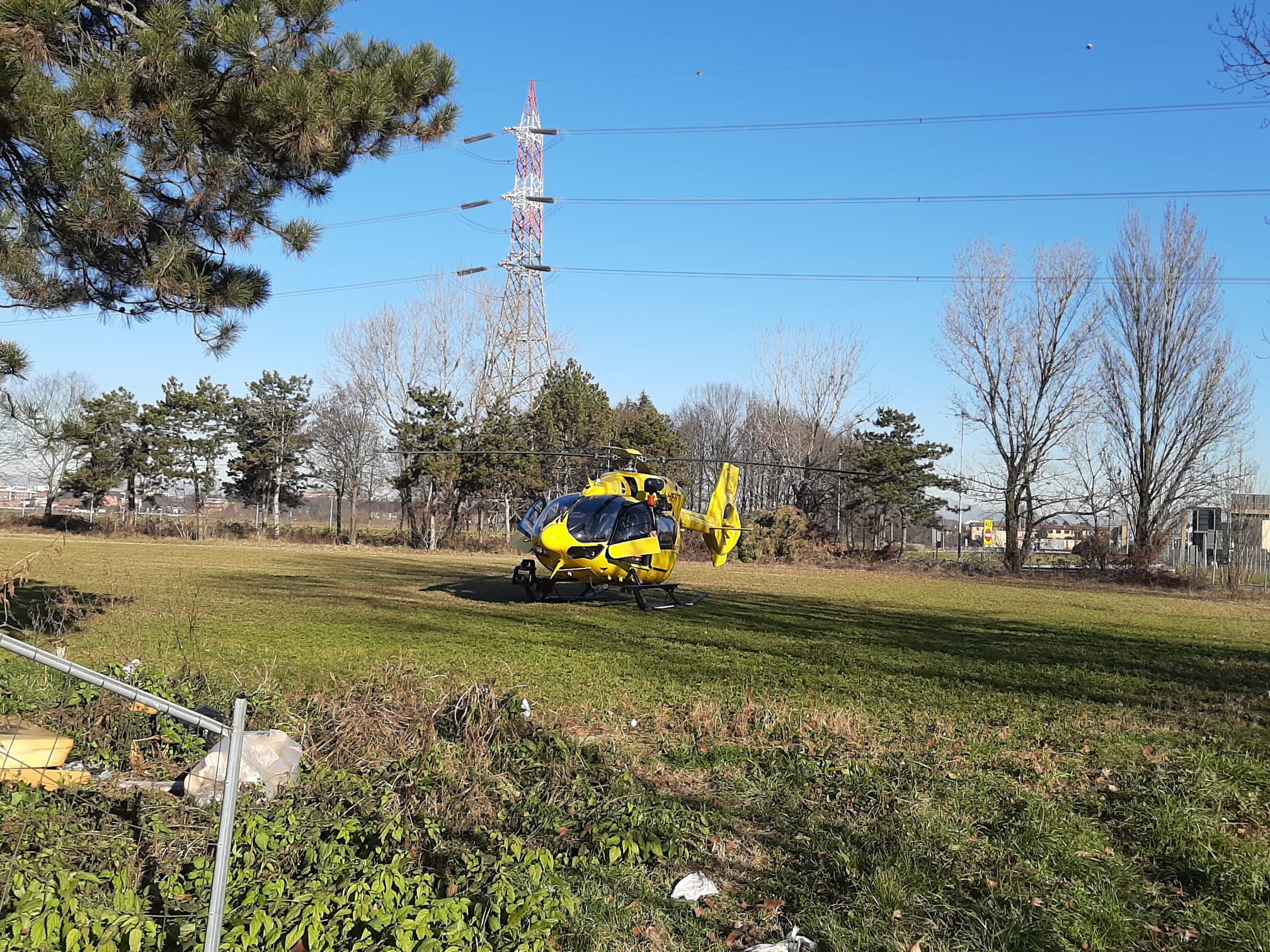Monza incidente uomo contro albero elisoccorso