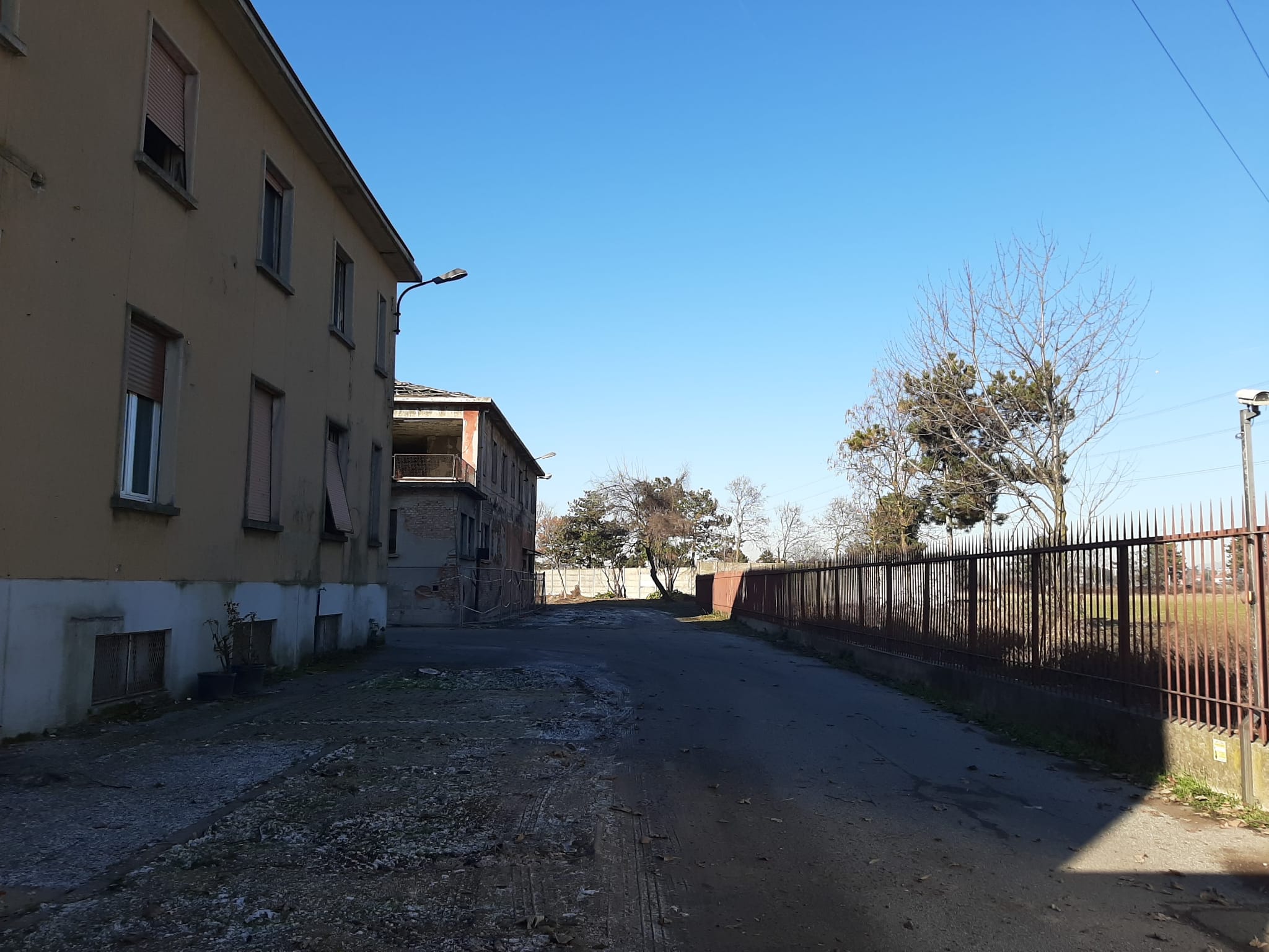 Monza incidente uomo contro albero elisoccorso
