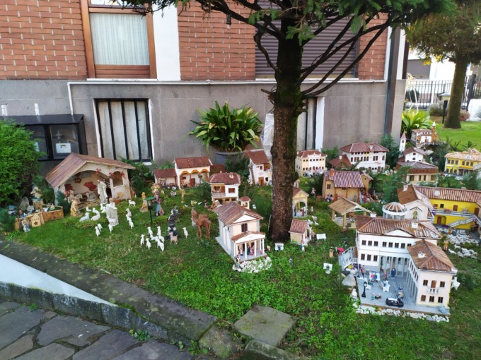 Epifania a Muggiò con l’arrivo dei Magi nei presepi sorprendenti e creativi