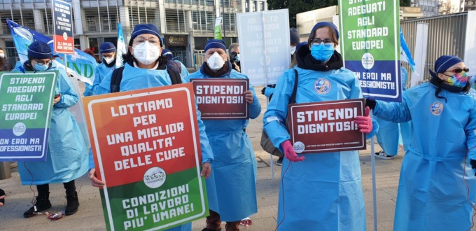 Il NurSind scende in piazza: la protesta sotto il Pirellone