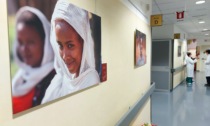 La mostra "Sorridi, è gratis" arriva nel reparto di Oncologia di Vimercate