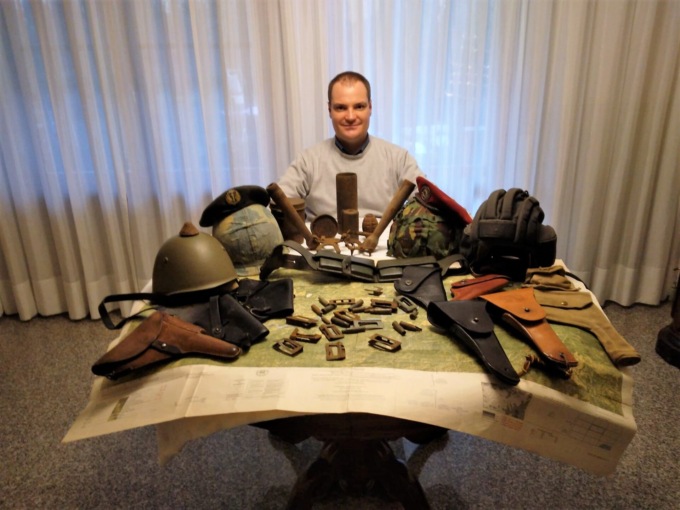 Nelle trincee in cerca di reperti della Grande guerra