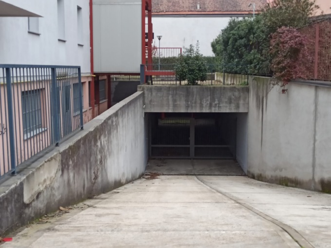 Parcheggio interrato ancora chiuso: “Presto sarà aperto”