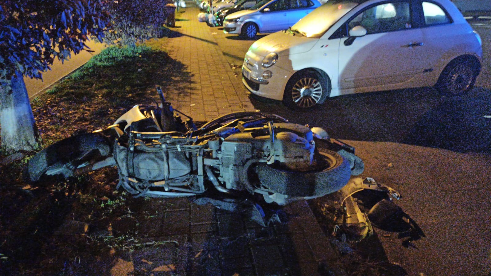 Schianto tra auto e scooter: uomo in ospedale - Prima Monza