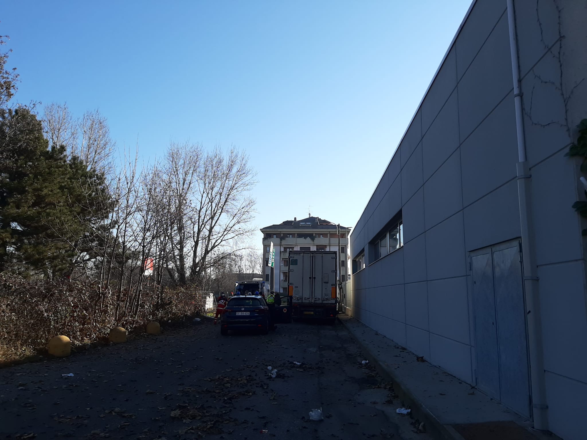 Monza incidente uomo contro albero elisoccorso