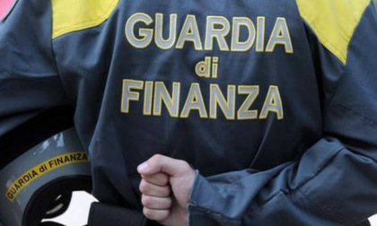 La Finanza sequestra tre distributori di carburante privati