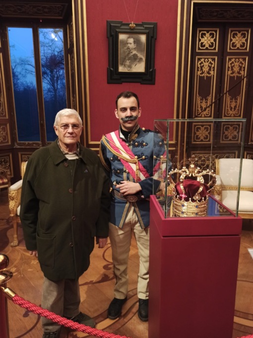La corona reale dei Savoia esposta a Monza