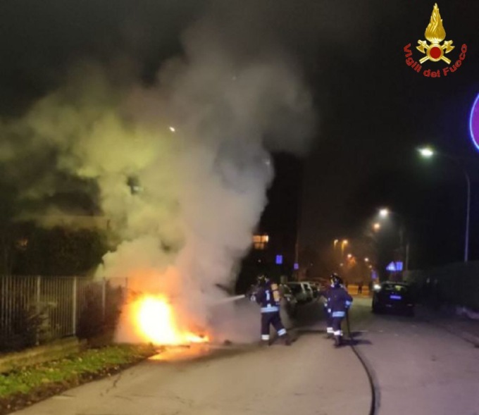 Auto a fuoco e aggressione a Monza, incidente ad Arcore