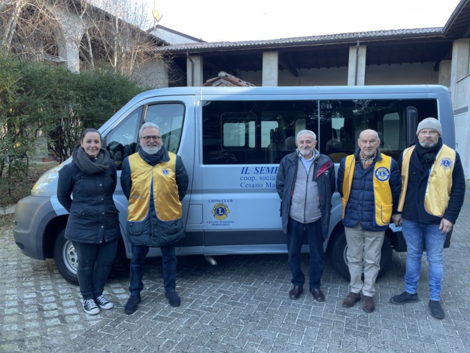 I Lions rimettono in pista il pulmino della cooperativa sociale