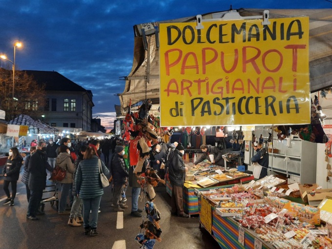 Epifania, al mercatino i Papurott sono andati davvero… a ruba!
