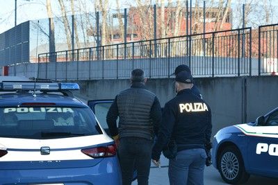 Sicurezza: la Polizia ha controllato 93 persone in una sera