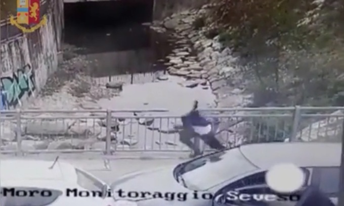 Aggredirono un uomo per rubargli l’auto: due arresti