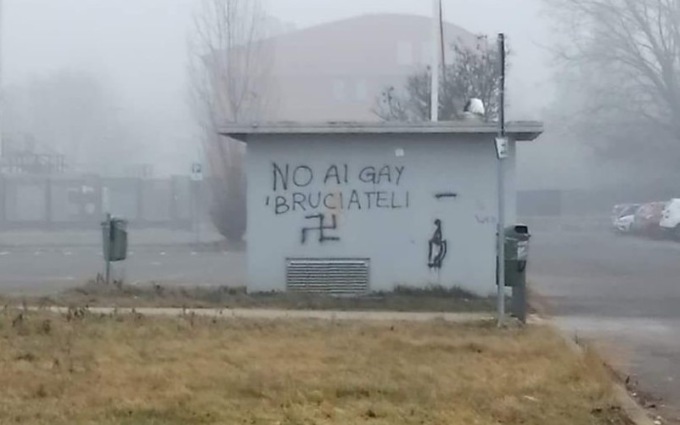 Scritta neonazista nella Giornata della Memoria: indignazione e condanna