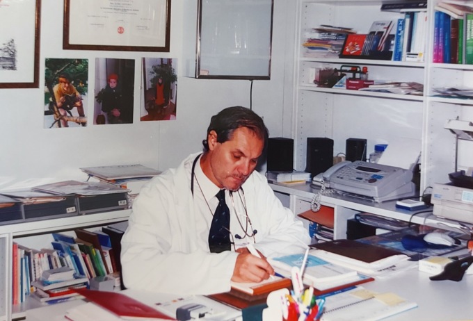 Medico in pensione dopo 40 anni di servizio