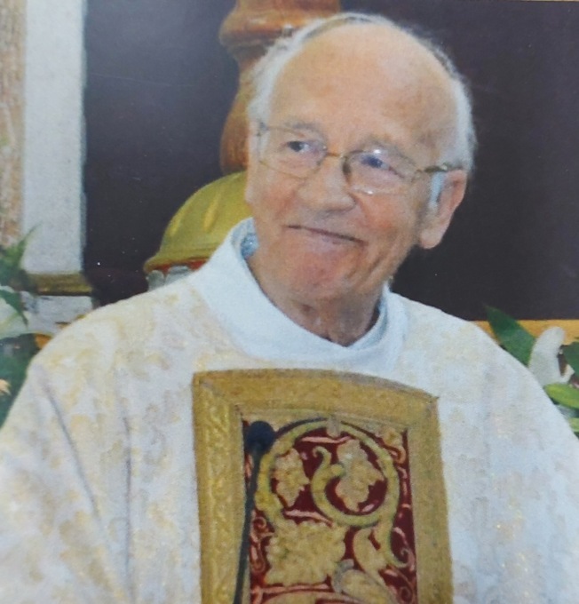 Chiesa gremita per padre Ezio a un anno dalla morte