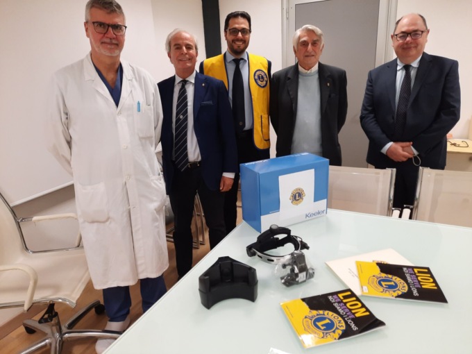 Un’apparecchiatura oftalmica donata dai Lions all’ospedale