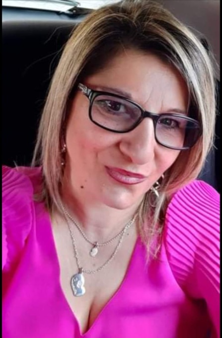 Si è spento il sorriso di Fiore: commosso addio alla collaboratrice scolastica