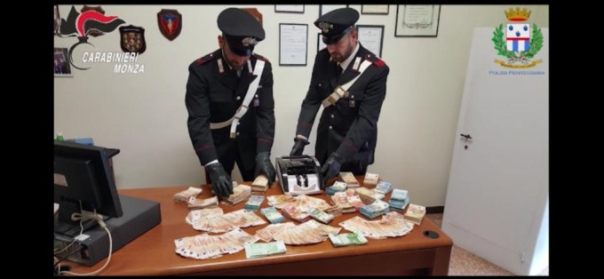 Spaccio, pistole e machete: arrestate 24 persone