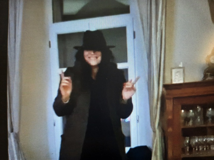 Consigliera comunale balla sulle note di Michael Jackson