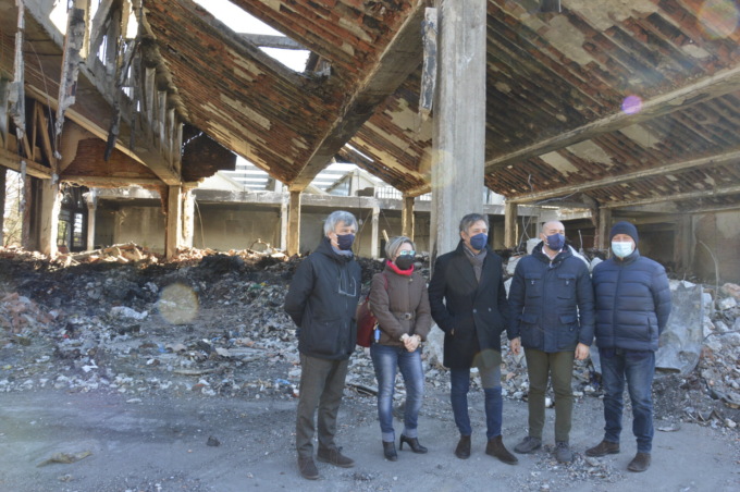 Ex Snia, via l’amianto dal capannone incendiato