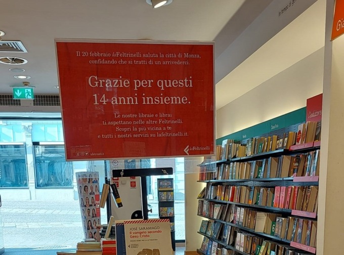 Chiude la Feltrinelli, al suo posto uno store cinese