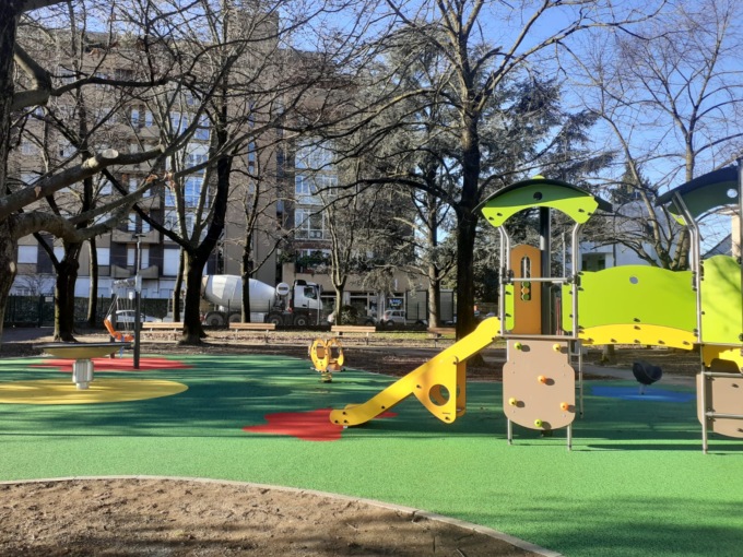 Nuovi giochi inclusivi in due giardini pubblici in città