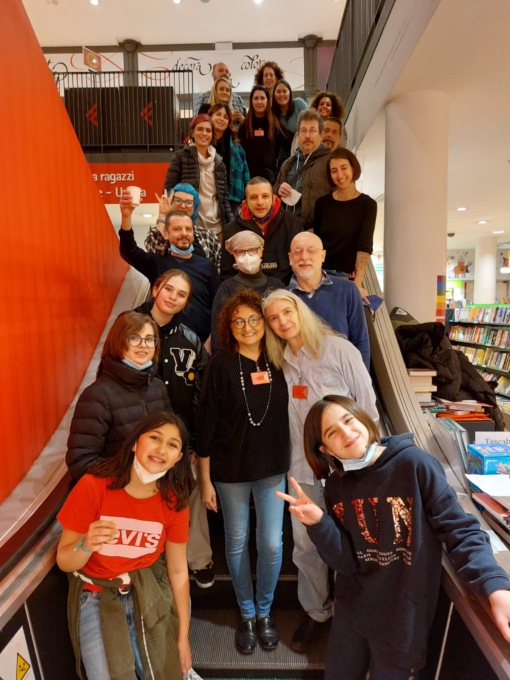 Feltrinelli, un brindisi per salutare Monza