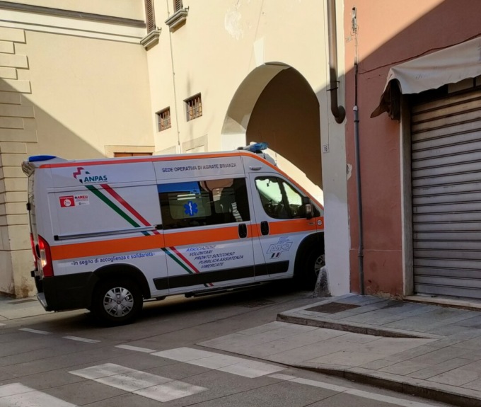 Ritrovato in casa senza vita: era morto da almeno un mese