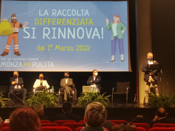 Caso rifiuti a Monza, la Giunta si scusa e corre ai ripari