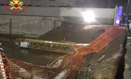 Cede il terreno di un cantiere, paura a Monza
