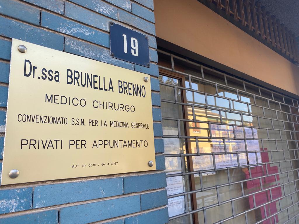 Nova Milanese, Studio della dottoressa no vax Brunella Brenno