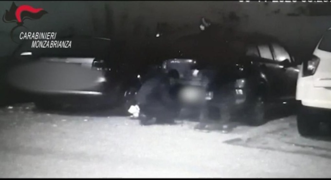 Dai furti di auto al commercio online dei pezzi di ricambio: smantellata rete criminale in Brianza