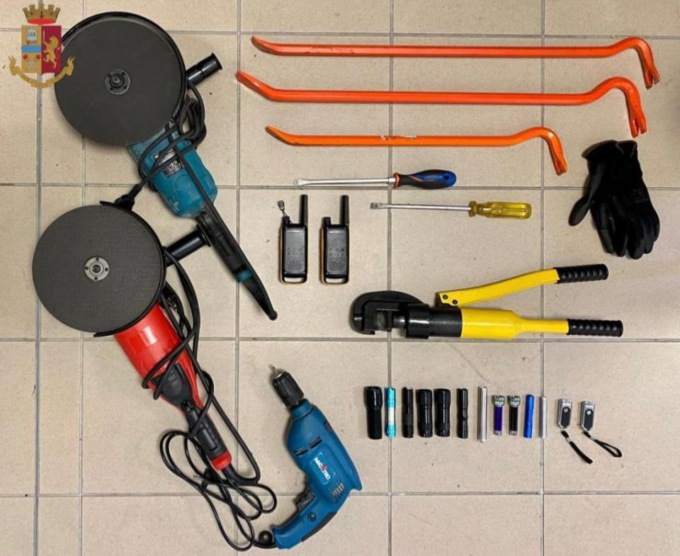 Furti in appartamento in Brianza: in un appartamento trovati “i ferri del mestiere”. Tre arresti