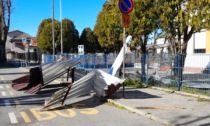 Forte vento, a Varedo "vola" la copertura della scuola