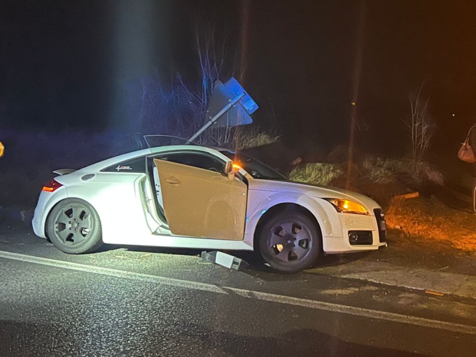 Scontro tra auto in Autostrada A4 e ribaltamento in Statale 36