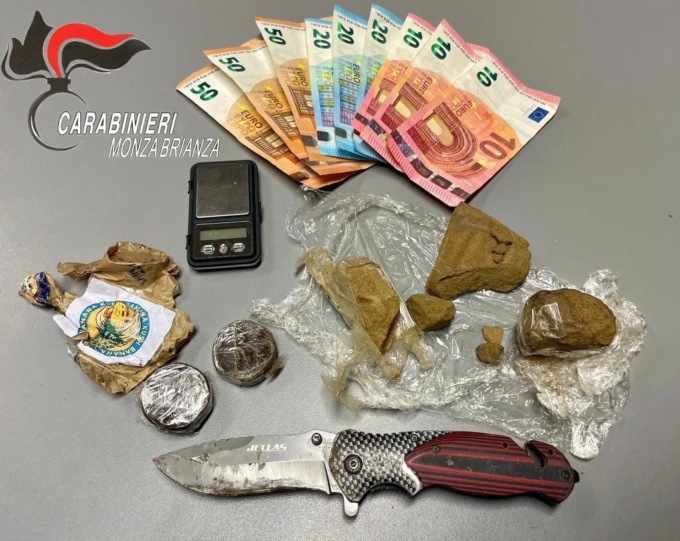 Arrestato con la droga nello scooter, rubato