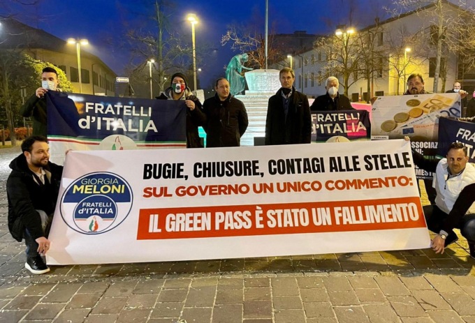 Burago: Fratelli d’Italia in piazza per protestare contro il Governo e il Green Pass