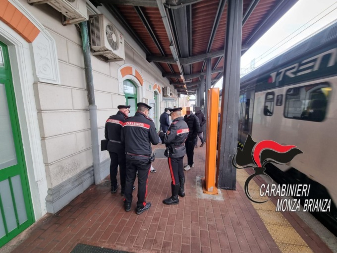Rapina un ragazzino con l’aiuto del branco, denunciato un 17enne
