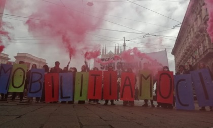 Monzesi in manifestazione al corteo di protesta a Milano