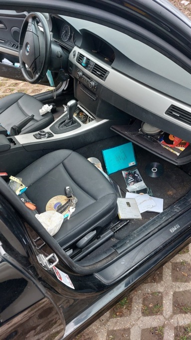 Furto sull’auto del mister, rubate le maglie