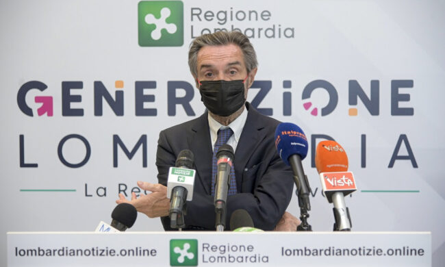 Casi Covid in aumento, Fontana “Preoccupato no, ma servono precauzioni”
