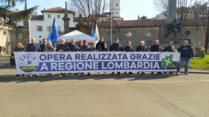Flash mob della Lega: “Corso Roma? Merito del contributo di Regione Lombardia”