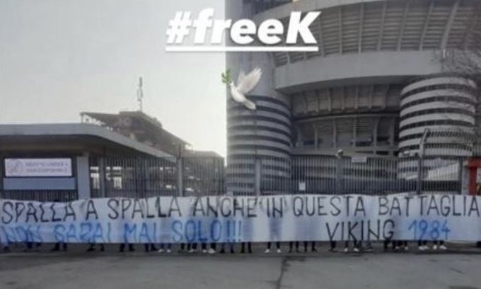 Striscione di solidarietà degli ultras interisti per un membro della baby gang accusata di rapine e pestaggi